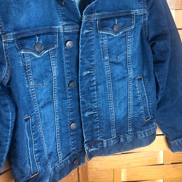 Size 10/11 GapKids Denim Jacket - Picture 3 of 7